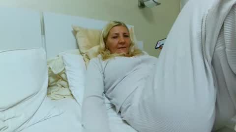 Heyheygrey online show from November 13, 8:19 pm