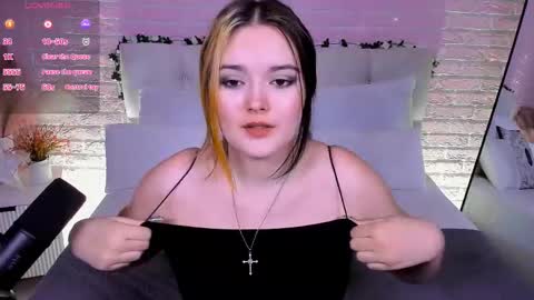 Amazing Mary  online show from October 8, 11:03 am