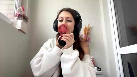 Hi Im Elizabeth online show from October 10, 1:27 pm