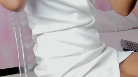  Hillary  online show from February 12, 4:23 am