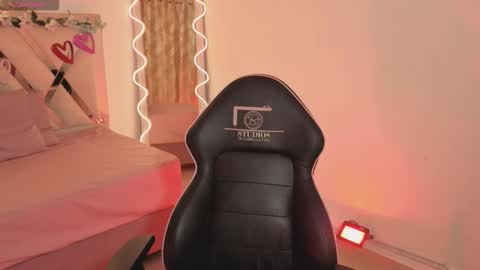 HINNA online show from November 18, 3:07 am