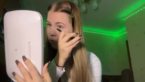 I am Amy ntmu Lets hit 10 Thumbs Up together online show from December 15, 12:32 pm