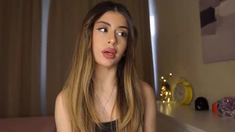 Moni Monica online show from February 24, 8:02 am