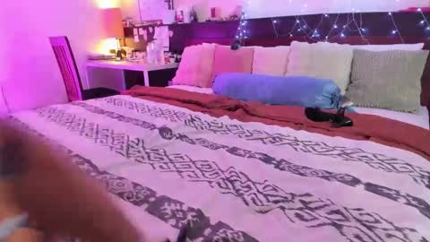 Snapshot of holy_khloe chatting on October 4, 4:29 am Kira Purrr online show from October 4, 4:29 am