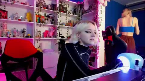 Rumi online show from December 5, 10:38 am