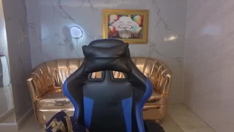 HONEY  online show from February 16, 1:11 pm