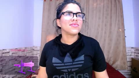 honeypussy3021 online show from November 5, 1:38 pm