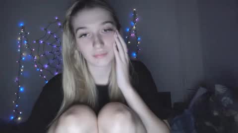 honeyveil online show from November 19, 3:34 pm