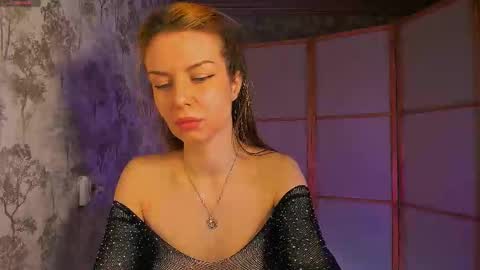 the perfectgirl online show from February 26, 9:12 am