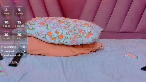 Khloe  online show from October 13, 7:27 pm