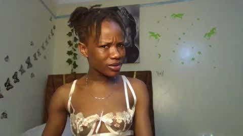 hot petite100 online show from November 10, 10:38 pm