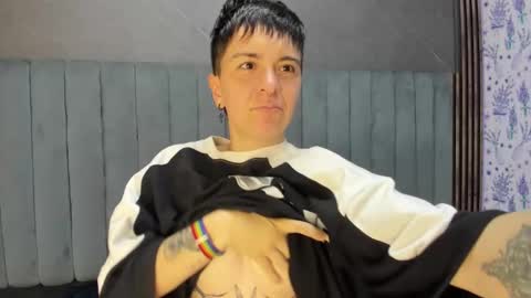 hannah online show from December 23, 1:53 am