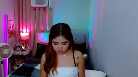 Layla online show from December 14, 10:24 am