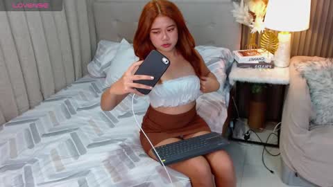 Layla online show from December 3, 7:11 am