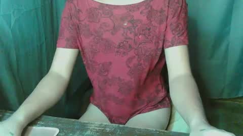 hotmeljean2002 online show from December 22, 6:22 pm