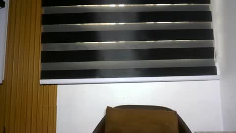 hotty_lora889 online show from November 13, 10:36 am