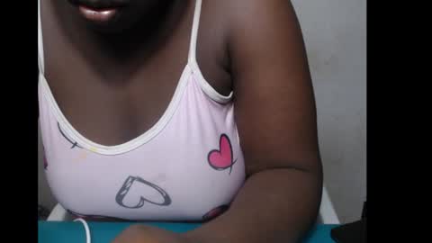 hottylissa1 online show from December 16, 7:42 pm