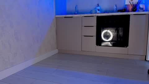 Susan online show from February 6, 3:37 am