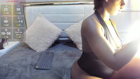 Snapshot of huddah_cam chatting on December 6, 11:22 am huddah online show from December 6, 11:22 am