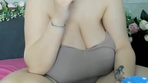 Erin online show from February 28, 4:54 am