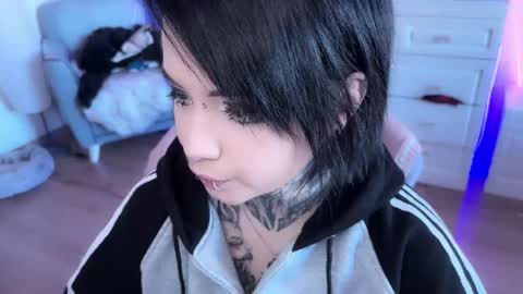 Snapshot of i_died_again chatting on January 20, 10:40 am Asya online show from January 20, 10:40 am