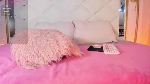 Kristi online show from December 4, 8:42 pm