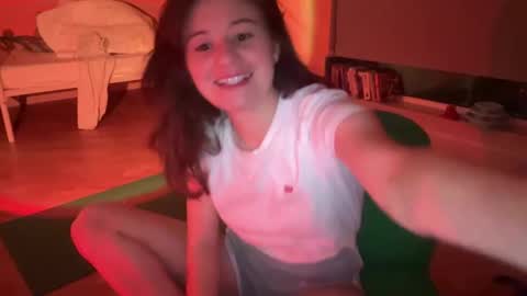 Snapshot of i_love_olive chatting on October 22, 4:06 am Olive online show from October 22, 4:06 am