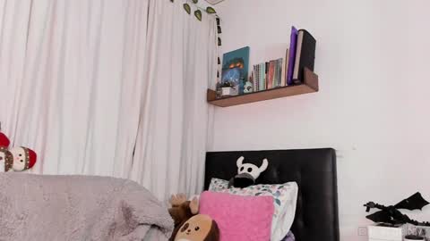 Snapshot of iammelody_ chatting on December 27, 6:57 am Mel  online show from December 27, 6:57 am