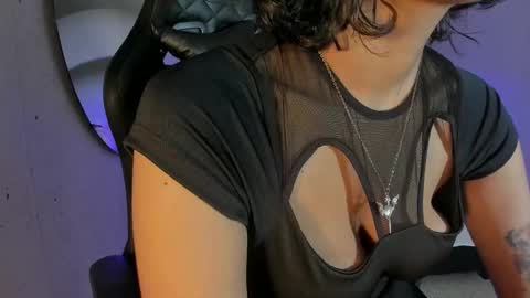 Nayuta online show from January 8, 8:35 pm