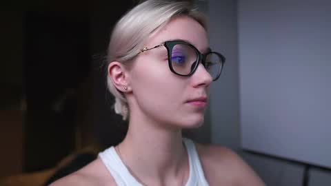 ileanacampbel online show from January 7, 5:43 am