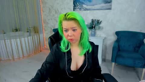 Roxy online show from September 20, 7:45 pm