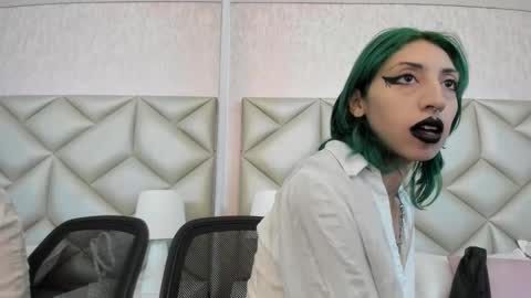  Im Gaia online show from September 17, 3:21 pm