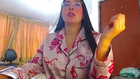 Hanna online show from November 6, 9:32 pm