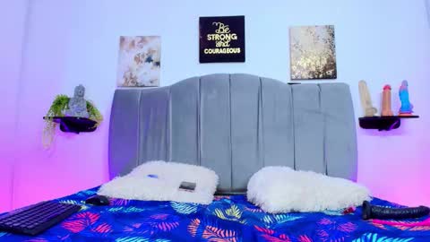 im_riley_ online show from October 3, 10:26 pm