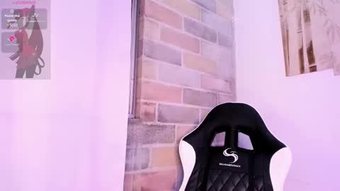 Scarlet  online show from October 16, 12:57 am