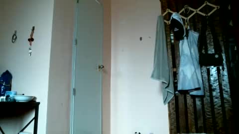 Snapshot of im_your_secret chatting on December 28, 5:55 am im_your_secret online show from December 28, 5:55 am