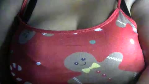 mia latina online show from November 19, 1:49 am