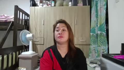 Snapshot of immaculate02 chatting on December 17, 7:18 am Immaculate02 online show from December 17, 7:18 am