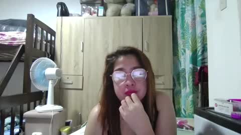 Snapshot of immaculate02 chatting on February 19, 2:23 pm Immaculate02 online show from February 19, 2:23 pm