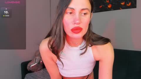 Snapshot of immolly1 chatting on February 14, 7:38 am immolly1 online show from February 14, 7:38 am