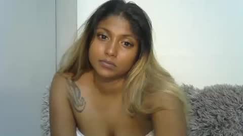 indianqtpie6 online show from November 11, 7:00 pm