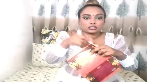Snapshot of indiansecretlove20 chatting on January 20, 5:59 am goddess online show from January 20, 5:59 am