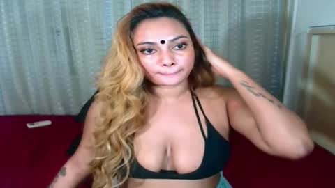 Snapshot of indiansecretlove20 chatting on October 14, 4:04 am goddess online show from October 14, 4:04 am