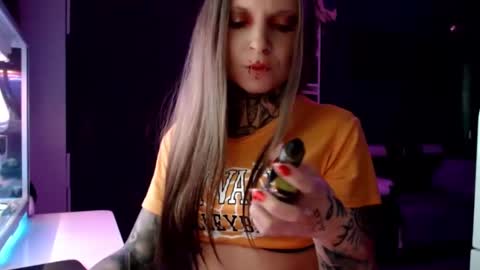 Snapshot of inesdesire chatting on February 6, 3:20 pm InesDesire online show from February 6, 3:20 pm