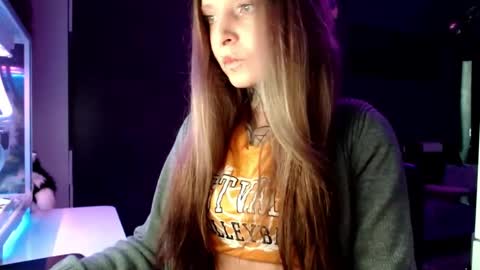 Snapshot of inesdesire chatting on February 5, 8:11 am InesDesire online show from February 5, 8:11 am