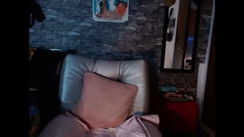 MOLLY online show from December 16, 5:35 am