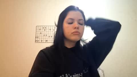 Mia online show from March 4, 1:17 pm