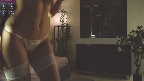 Im Senise Welcome to my room My instagram  online show from February 13, 6:59 am