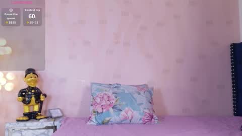 innocenthazel online show from February 22, 12:28 pm