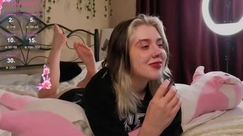 I am Cutie Iris3 online show from September 13, 8:00 am